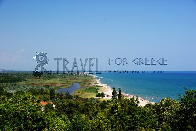 Το Στόμιο με την ρηχή παραλία μήκους 2 χλμ